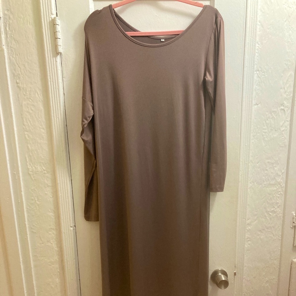 70s- style Vintage Brown MAXI! This dress is absolutely beautiful and elegant!